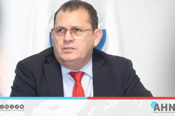 Representante de Libre expresa respaldo a la candidata presidencial Rixi Moncada