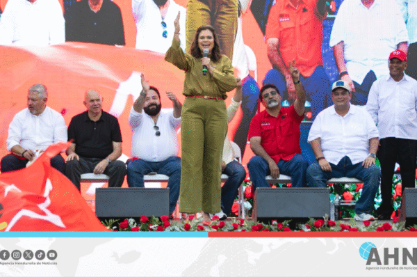 Candidata presidencial Rixi Moncada insta al pueblo exigir elecciones libres y democráticas