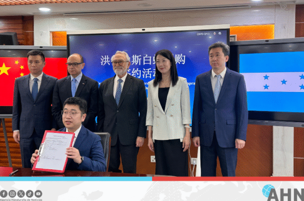 Honduras firma nuevos contratos para exportar 3,000 toneladas de camarón a China