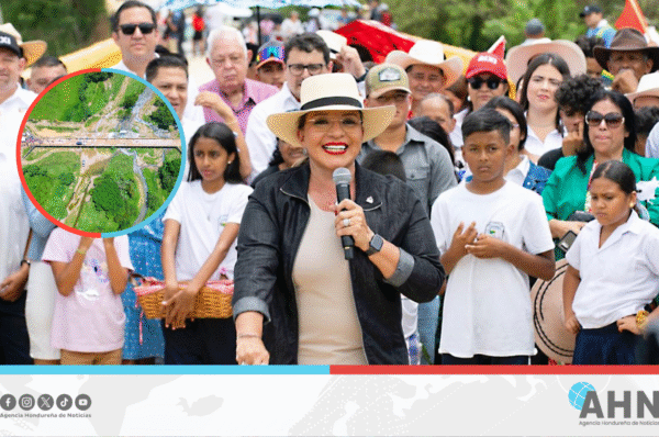 Presidenta Xiomara Castro inaugura caja puente en zona oriental de Honduras