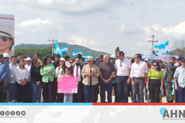 Gobierno hondureño inaugura puente que beneficia a más de 75 mil personas
