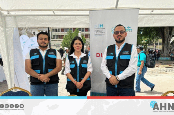 Gobierno de Honduras orienta a migrantes retornados y presenta servicios disponibles