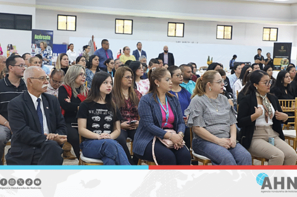 Honduras impulsa talento emprendedor con primera feria “SRECI-Market” 2025
