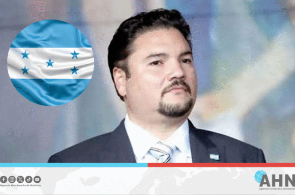 Canciller de Honduras condena plan para atentar contra expresidente Zelaya
