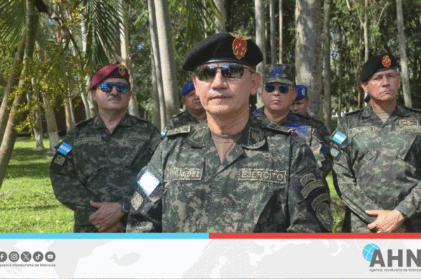 Jefe de las FFAA de Honduras destaca visita de la presidenta Castro a Batallón