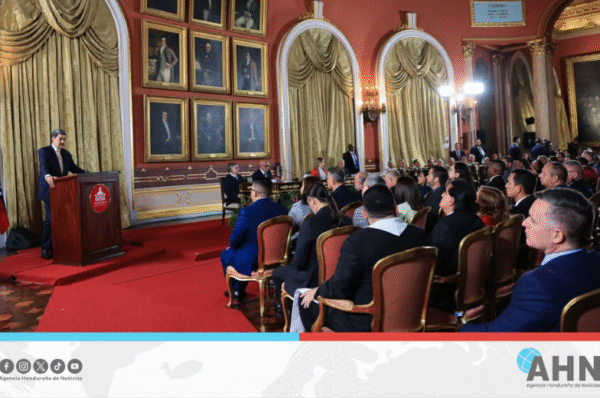 Presidente Nicolás Maduro denuncia plan terrorista de EEUU contra Venezuela