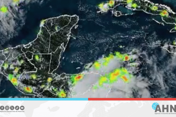 Onda tropical dejará lluvias intensas y actividad eléctrica en Honduras