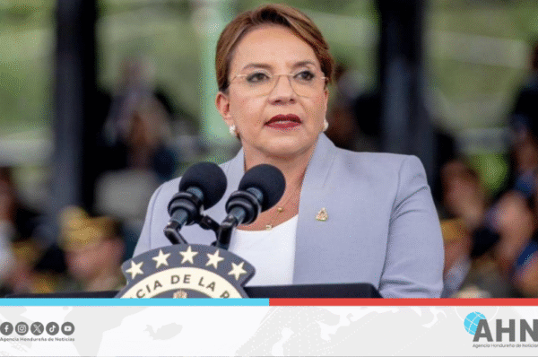 Insta Presidenta Castro a continuar refundación en Honduras