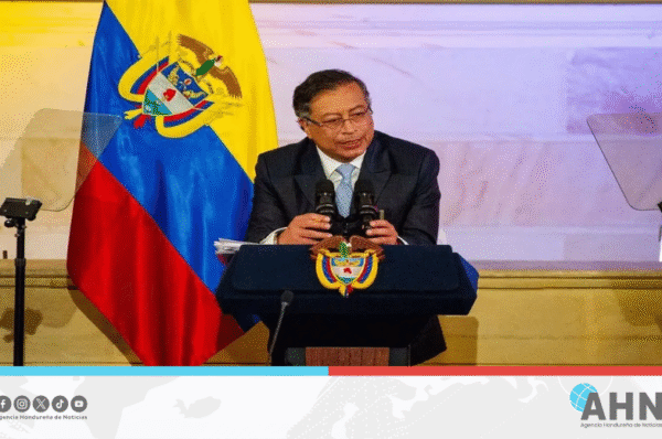 Presidente de Colombia niega señalamientos de tener  injerencia en condena contra Uribe