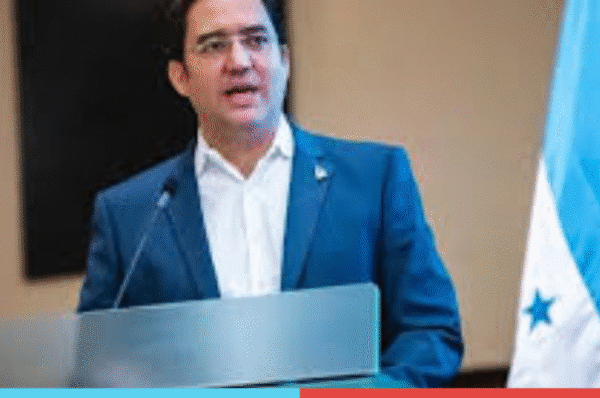 Secretario hondureño defiende adhesiones al Partido Libre como actos de convicción