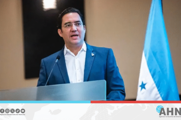 Secretario privado destaca avances del gobierno hondureño y cuestiona a oposición