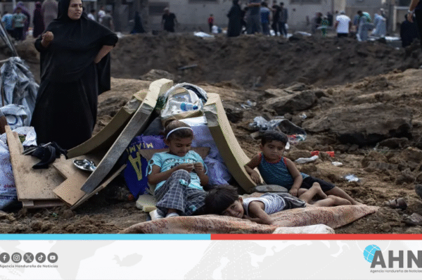 Más de 60 palestinos muertos en Gaza reportan tras bombardeos israelíes