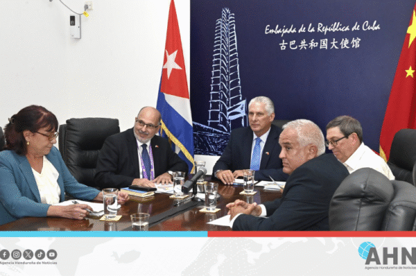Cuba reafirma vínculos con China en conmemoración del 80 aniversario de la victoria de resistencia