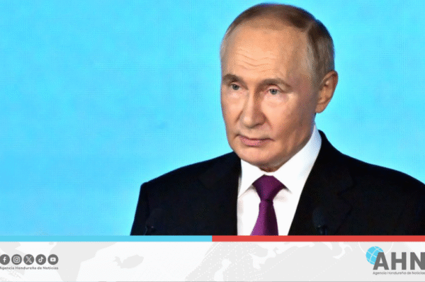 Presidente ruso asegura que cumplirá cualquier acuerdo de paz con Ucrania