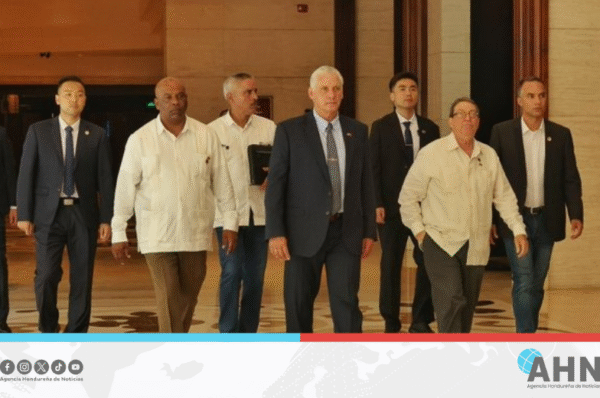 Presidente de Cuba concluye agenda en China y viaja a Laos