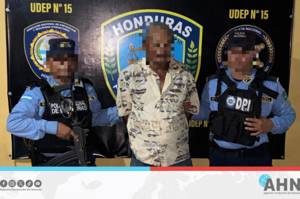 Policía detiene a hombre con armas en nororiente de Honduras