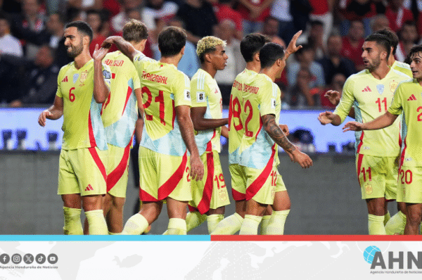 España arrolla 6-0 a Turquía y lidera el Grupo E