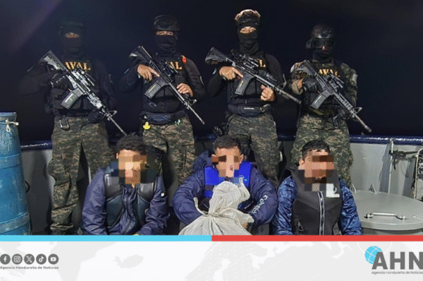 Fuerzas Armadas de Honduras incautan embarcación con droga en el Caribe
