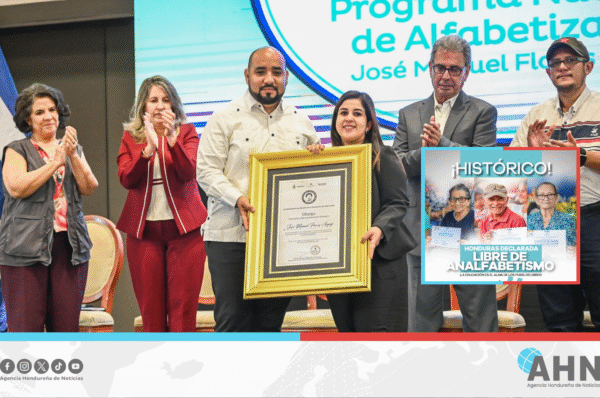 San Pedro Sula celebra declaratoria de Honduras como país libre de analfabetismo