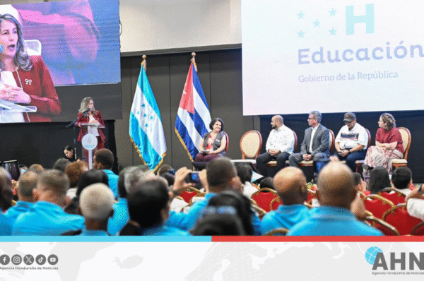 Cuba destaca logro de Honduras como país centroamericano libre de analfabetismo