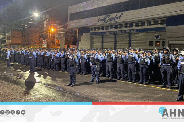 Policía hondureña despliega más de 2,000 agentes por festejos patrios