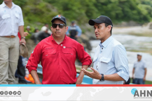 Funcionarios hondureños visitan sitio de construcción de represa hidroeléctrica