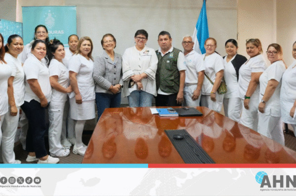 Secretaría de Salud de Honduras confirma acuerdo con asociación de enfermeras auxiliares