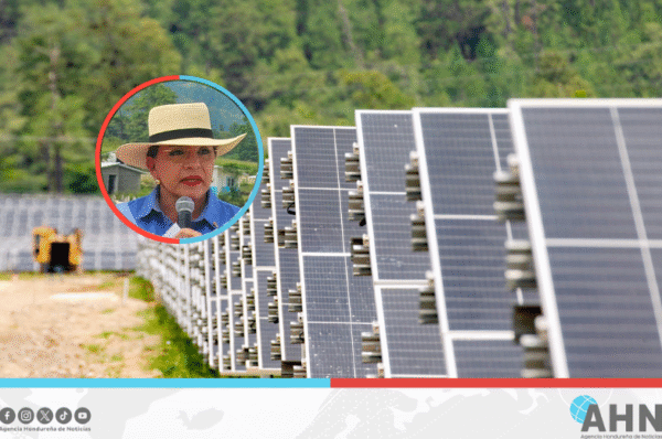Presidenta Castro inaugura planta solar en zona oriental de Honduras