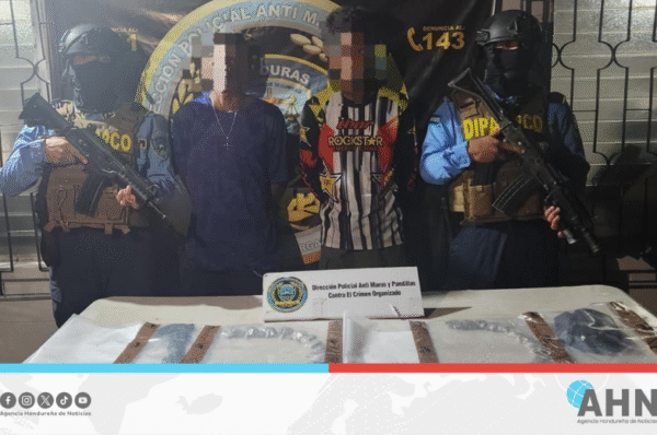 Policía hondureña captura dos personas por venta de drogas en el norte del país