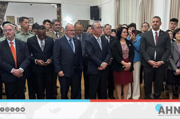 China y Cuba celebran 65 años de relaciones diplomáticas