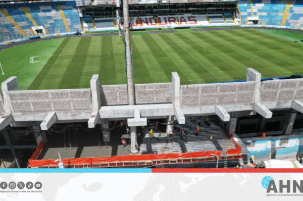 Inician construcción de centro comercial en estadio hondureño