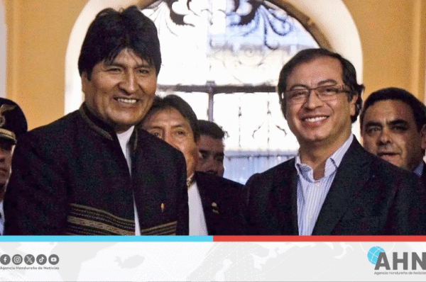 Evo Morales respalda a Gustavo Petro tras retiro de visa estadounidense