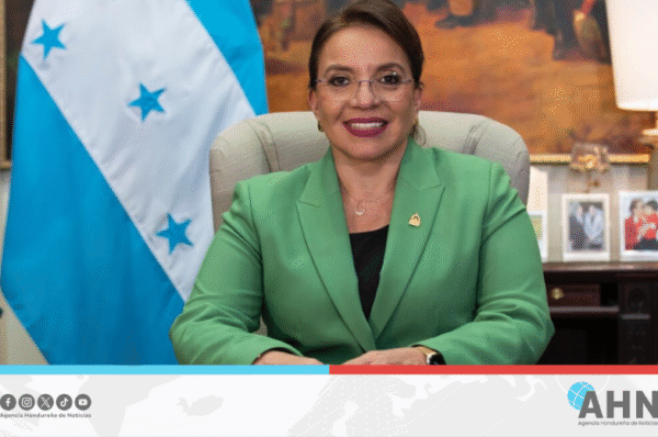 Presidenta Castro reafirma firme avance de la Refundación de Honduras