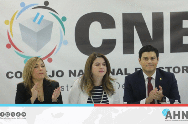 CNE revisa avances en el TREP y en auditoría para garantizar transparencia electoral en Honduras