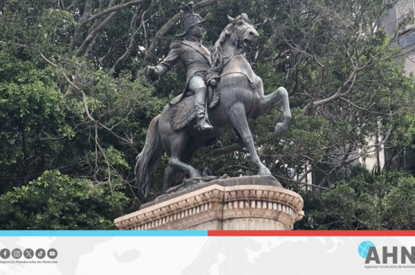 Honduras honra el legado de Francisco Morazán en el Día del Soldado