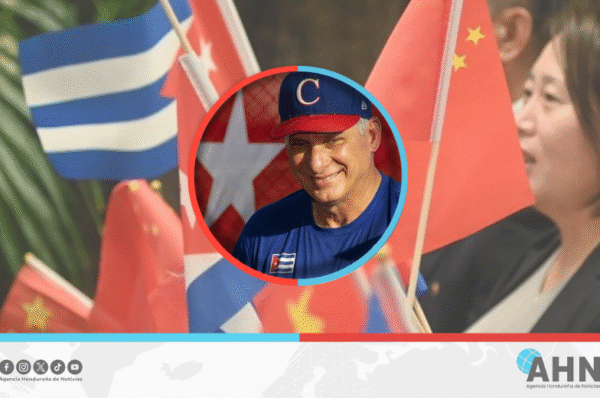 Presidente Díaz-Canel felicita a China por sus 76 años de fundación