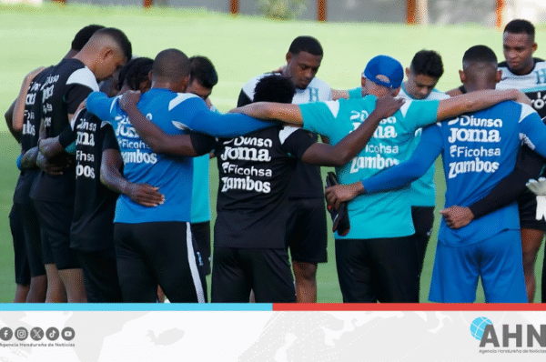 Selección de Honduras inicia entrenamientos para enfrentar a Costa Rica