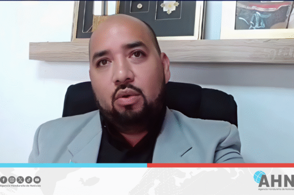 Secretario hondureño resalta transparencia en asignación de plazas docentes