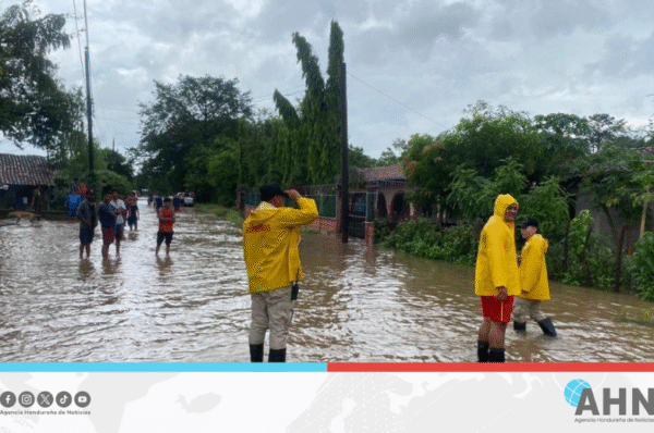 Extienden alerta roja por lluvias en cuatro departamentos de Honduras
