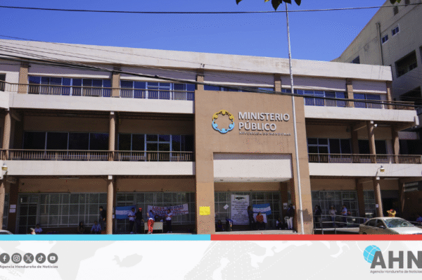 Presentan 41 líneas de investigación contra exfuncionarios opositores ante Fiscalía hondureña