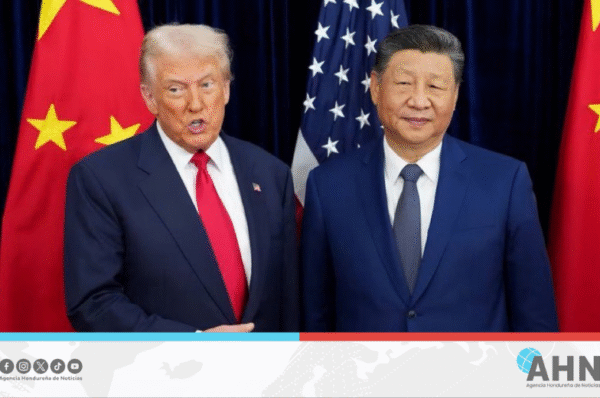 EEUU retrocede y elimina aranceles del 10 % a China