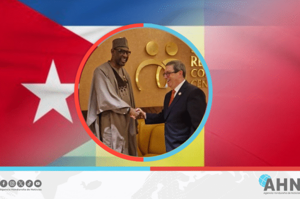 Cuba y Mali fortalecen lazos bilaterales en reunión del MNOAL