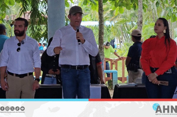 Secretario privado alerta sobre complot electoral y llama a defender democracia