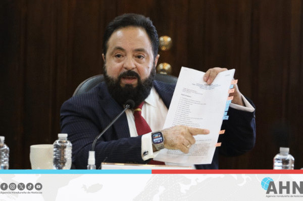 Congreso de Honduras reitera agenda legislativa pese a ausencia de bancadas opositoras
