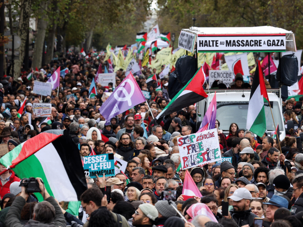 Marchan en Turquía en apoyo al pueblo palestino y por la paz en Gaza.