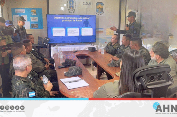 Autoridades hondureñas supervisan radar marítimo para intensificar lucha antidrogas
