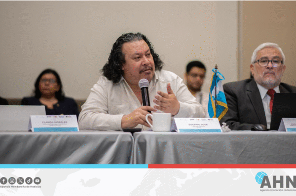 Sociólogo hondureño sostiene que bipartidismo siempre operó bajo fuerte influencia estadounidense