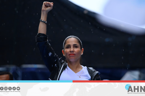 Excandidata presidencial afirma que Ecuador no es “patio trasero de EEUU”