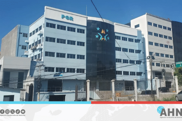 Procuraduría hondureña demanda diputados por destituir magistrados y favorecer reelección ilegal en 2017