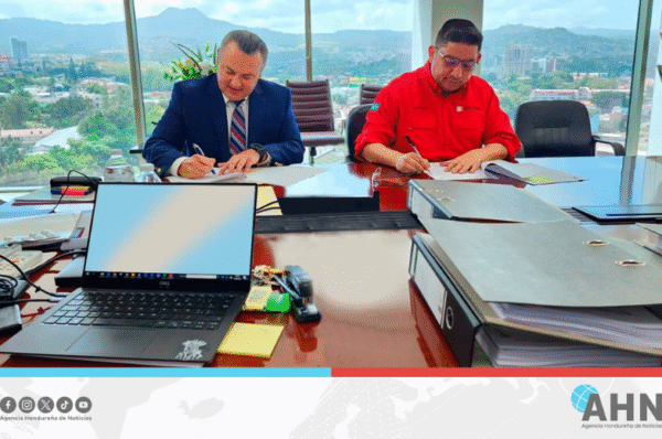 Secretario reporta ahorro y reducción de pérdidas energéticas en Honduras